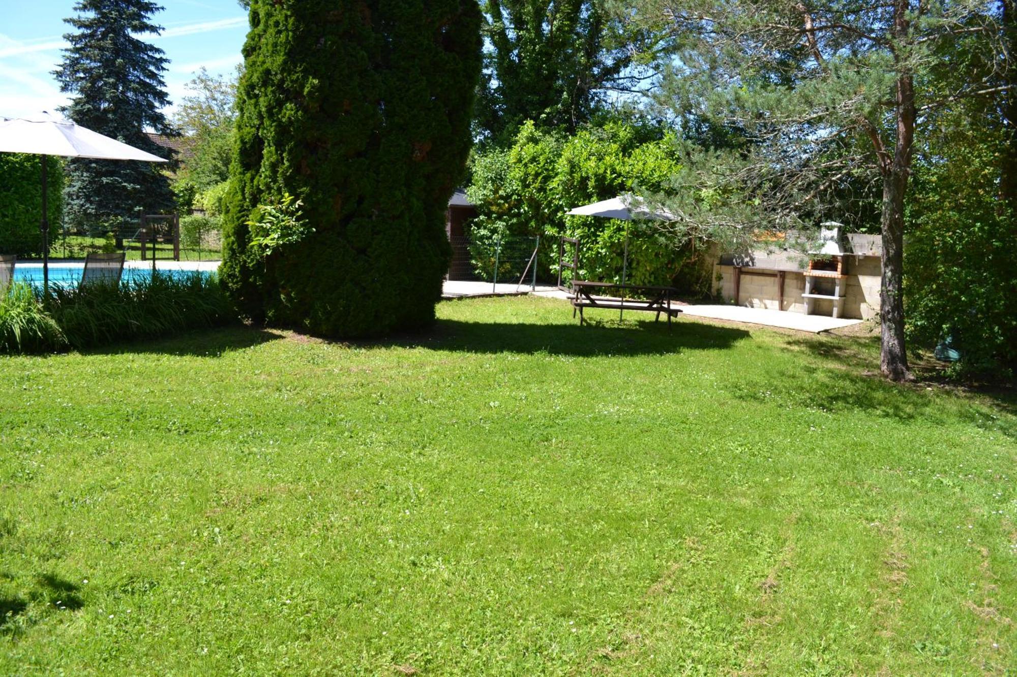 Montbron Les Bruyeres B&B المظهر الخارجي الصورة